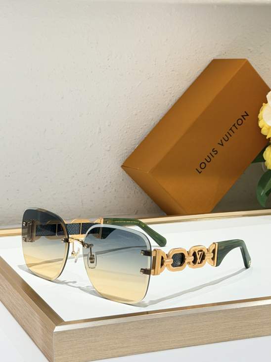 Picture of Louis Vuitton Sunglasses _SKUfw80535273fw